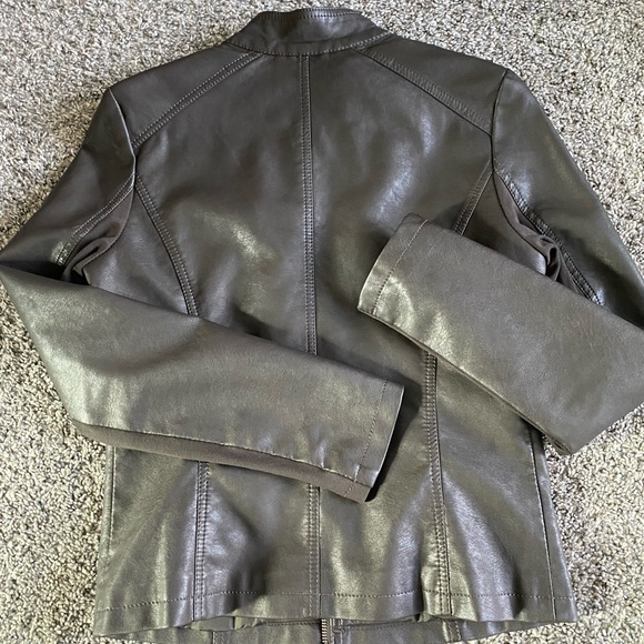 Genuine Black Leather Jacket - Picture 3 of 3